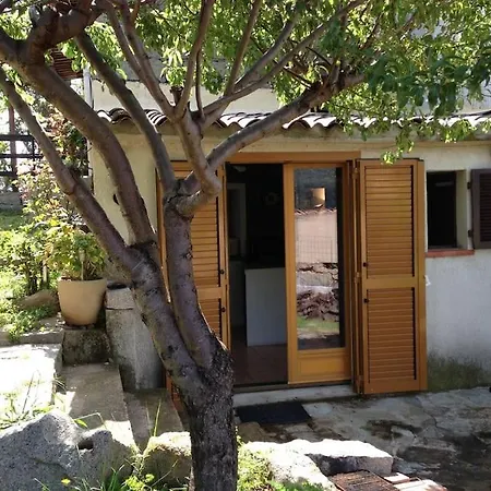公寓 Casa Jeannot Typique Corse En Pierre, Location De Samedi En Samedi , 2 Pers, F2, 35 M2, Jardin 60m2 Vue Montagne, Parking 莫纳奇亚道勒内