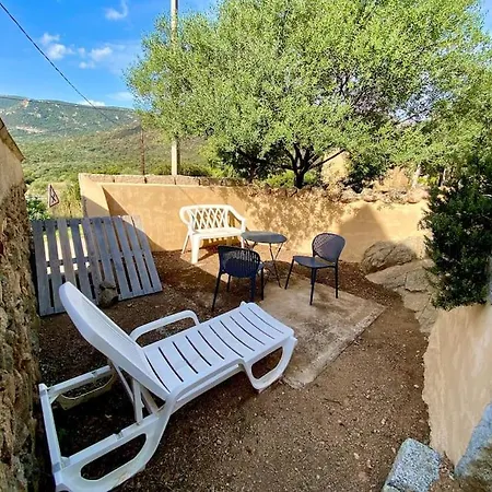 Casa Jeannot Typique Corse En Pierre, Location De Samedi En Samedi , 2 Pers, F2, 35 M2, Jardin 60m2 Vue Montagne, Parking 莫纳奇亚道勒内