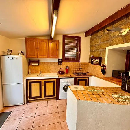 Casa Jeannot Typique Corse En Pierre, Location De Samedi En Samedi , 2 Pers, F2, 35 M2, Jardin 60m2 Vue Montagne, Parking 公寓 莫纳奇亚道勒内