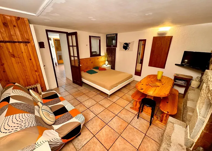 Casa Jeannot Typique Corse En Pierre, Uniquement De Samedi En Samedi , 2 Pers, F2, 35 M2, Jardin 60m2 Vue Montagne, Parking * מונאצ'ה-ד'אולן